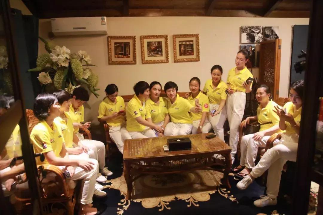 巨邦快乐集结号丨看见了，其中一艘游艇上，是我们的船长大舅哥