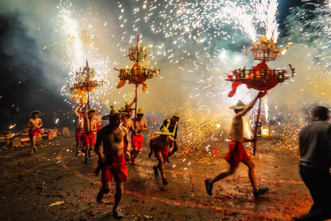 挣多挣少你往回走,在国外打拼的华人真的不容易