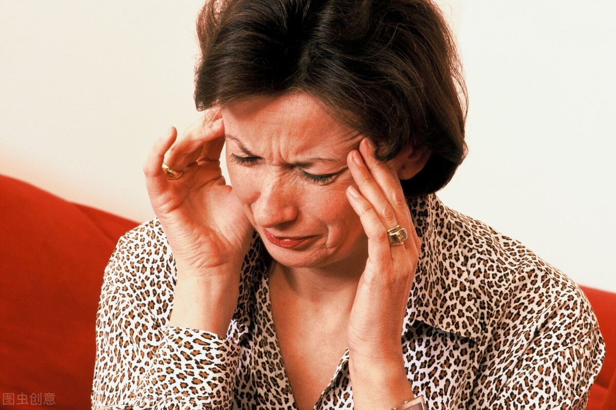 更年期的潮热出汗怎么调理最有效,改善更年期潮热出汗的症状有哪些