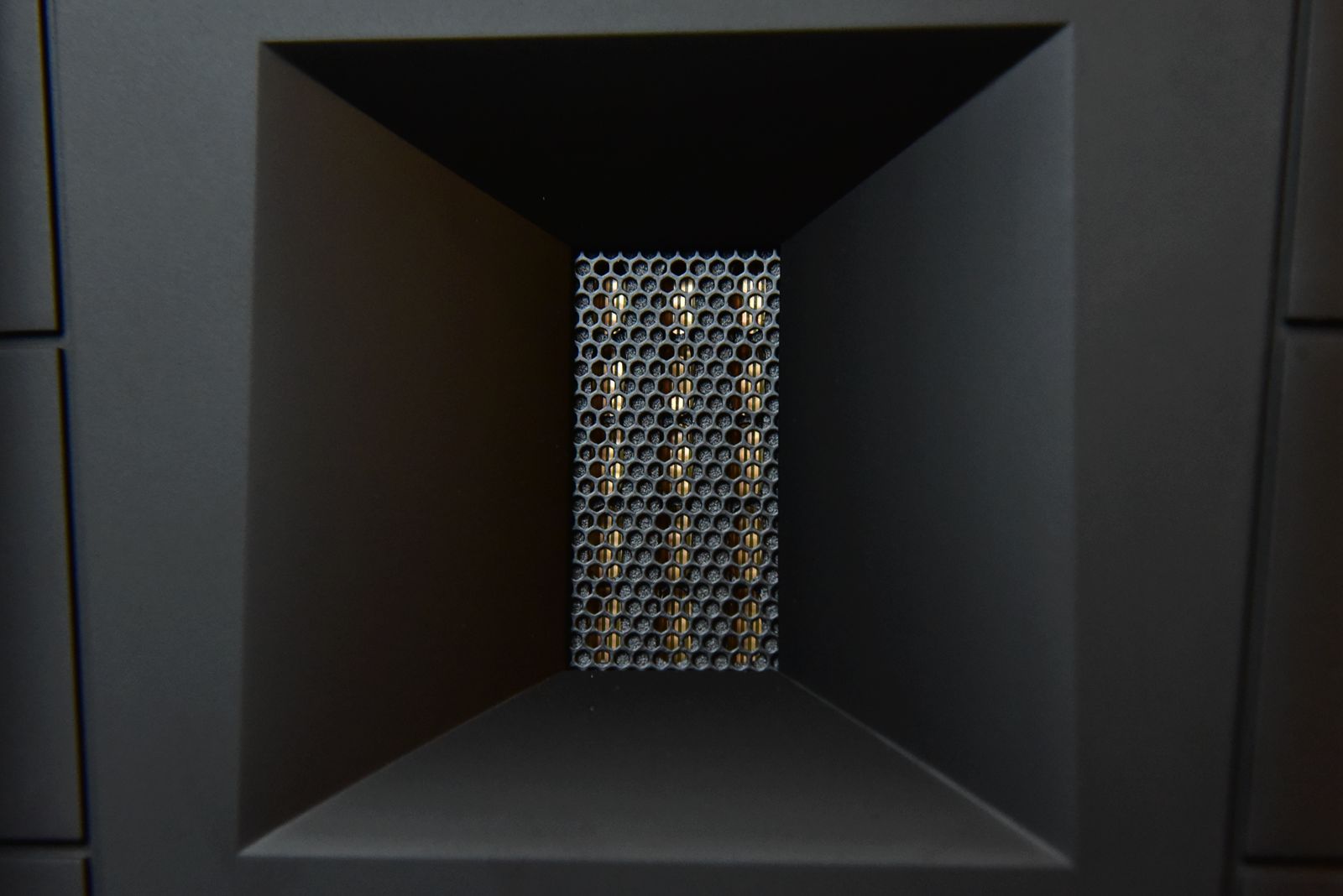 真力和惠威音箱,真力和惠威监听音响哪个好