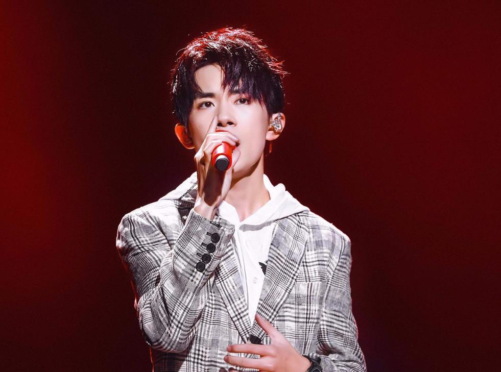 明星唱歌忘词的有哪些视频,明星唱歌忘词怎么改歌词