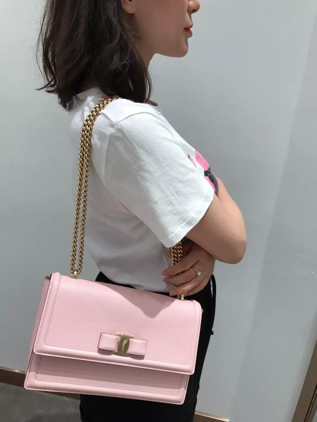 娜扎穿衣搭包包,30多个包包