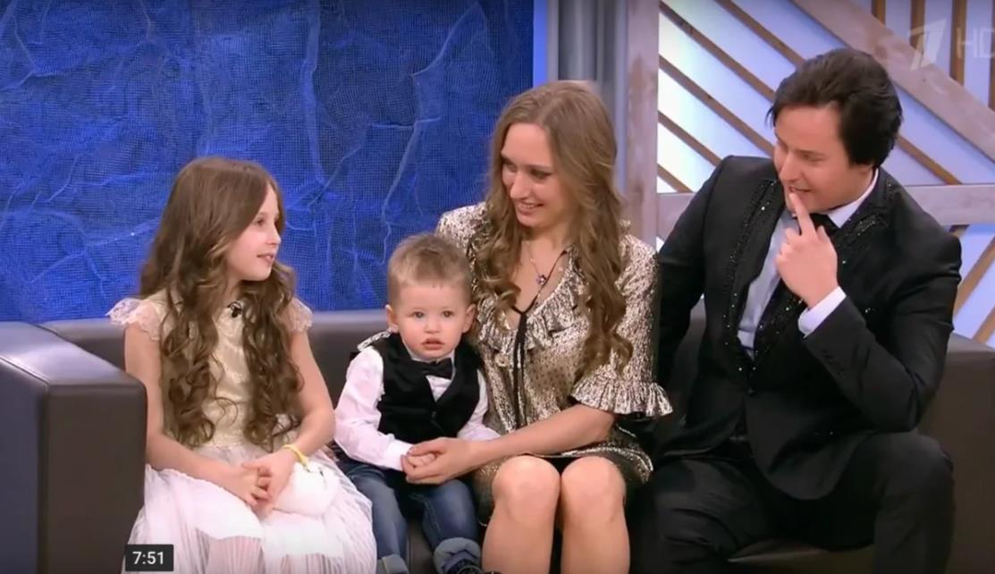 还记得俄罗斯海豚音王子维塔斯吗，消失近10年，他在做些什么