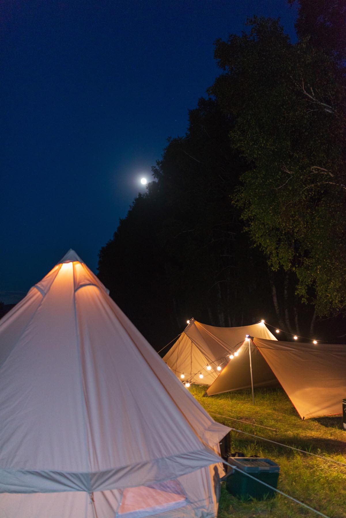 拥有这21件高颜值户外装备，让我们的草原野餐会像家里般优雅