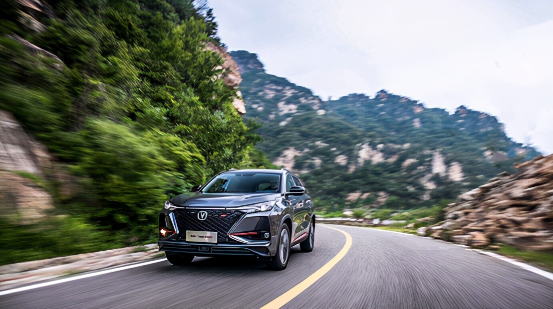 长安cs75plus落地价多少钱,长安cs75plus和75哪个好