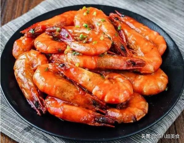 油焖大虾怎么做才最好吃,油焖大虾的最正确的做法