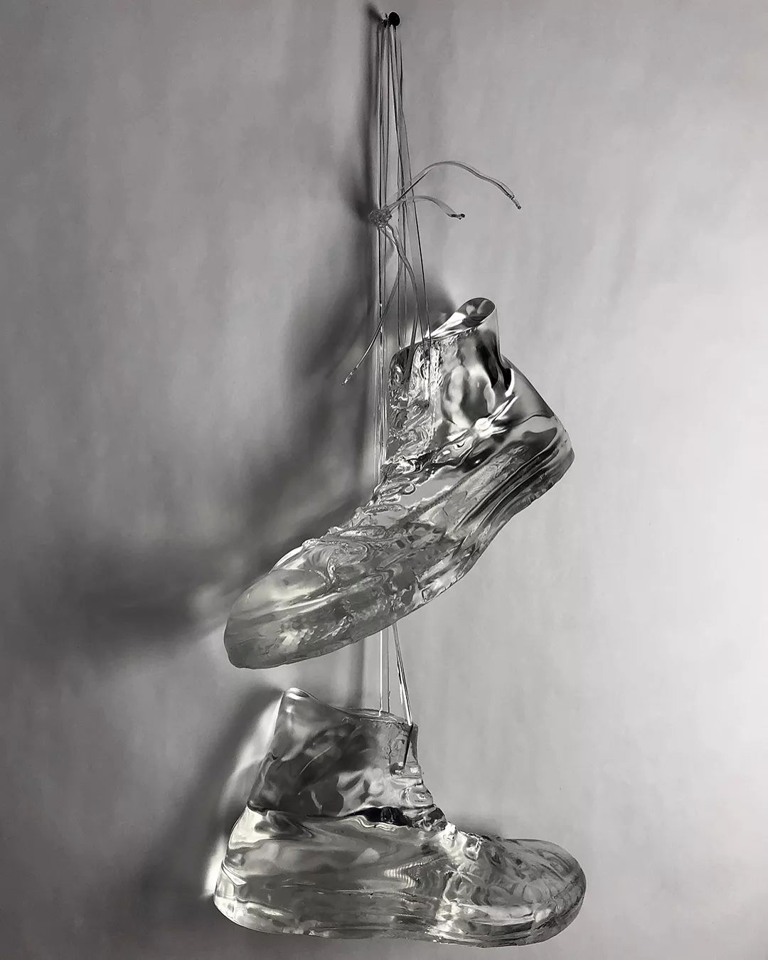 当初忍痛买的万元球鞋，被你们说拆就拆，你有想过我的感受吗？