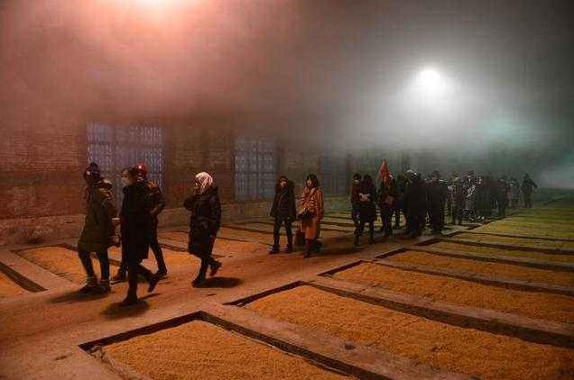 五粮液酒窖池用的什么材料,五粮液普五用的多少年的窖池