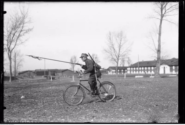 “骑”出来的帝国元首,当自行车遇上战争没有什么不可能