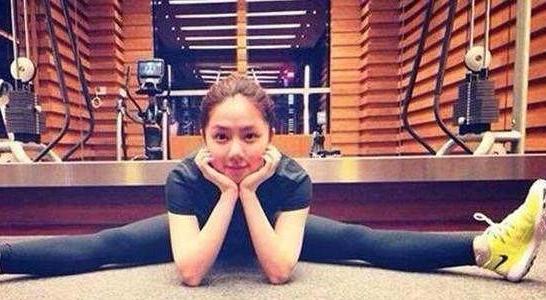 如何锻炼臀部的肌肉收缩？适当的拉伸很重要，增强基础能力