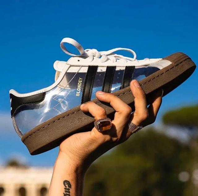 adidas贝壳头和不是贝壳头的区别,阿迪达斯贝壳头adidasoriginals