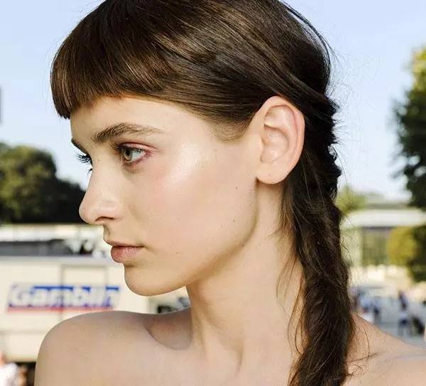 御姐发型编发长发及腰,御姐风比较拽的编发