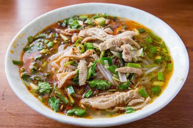 西南大吃省里的嗦粉冠军，这座吃货宜居城市值得关注