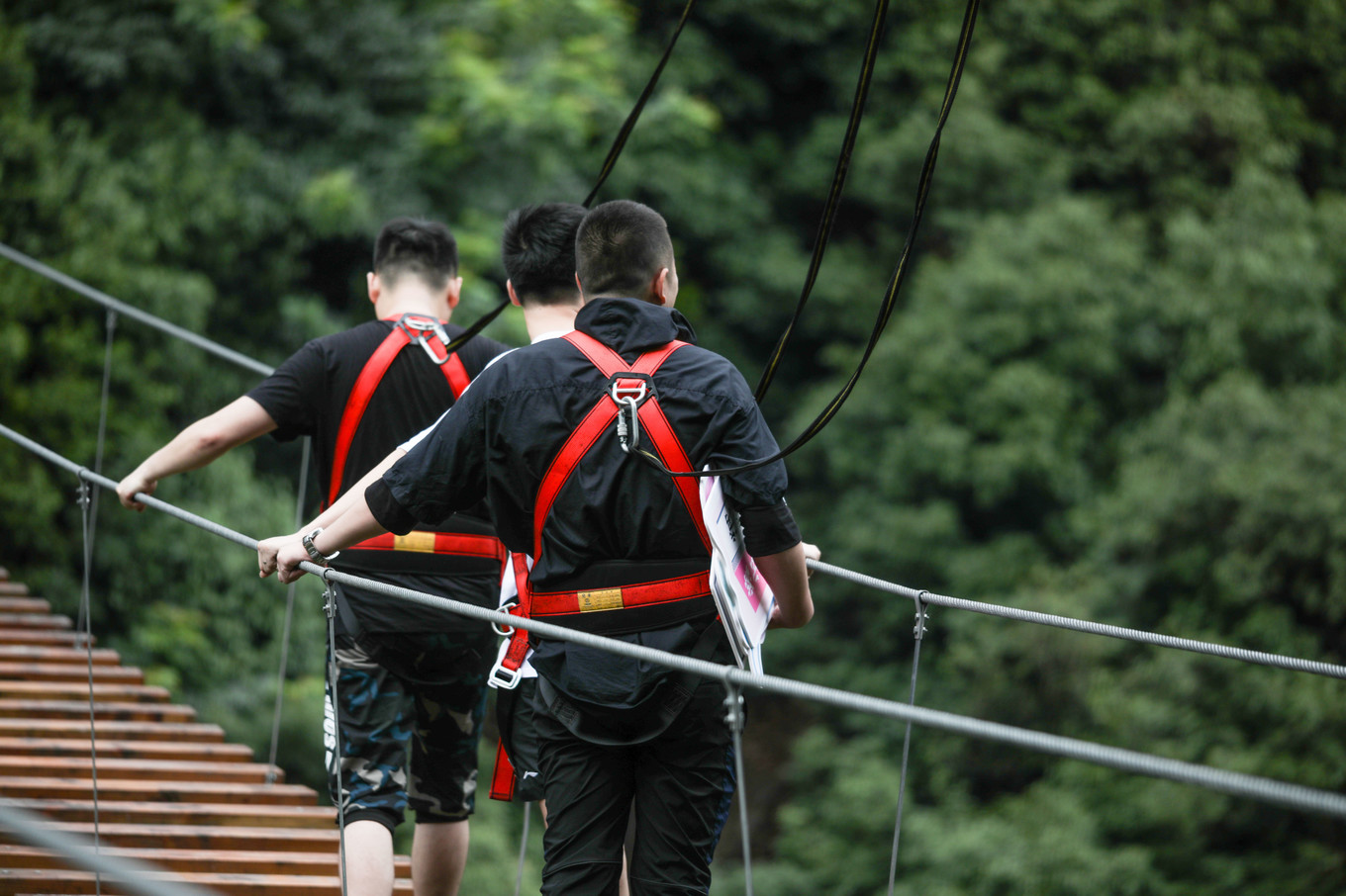 桐庐山湾湾漂流门票多少,桐庐山湾湾漂流景区在什么地方