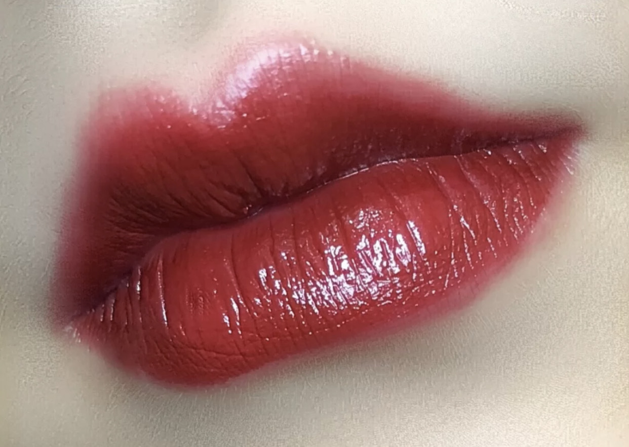 贫民窟口红唇釉,贫民窟女孩unny酒心口红