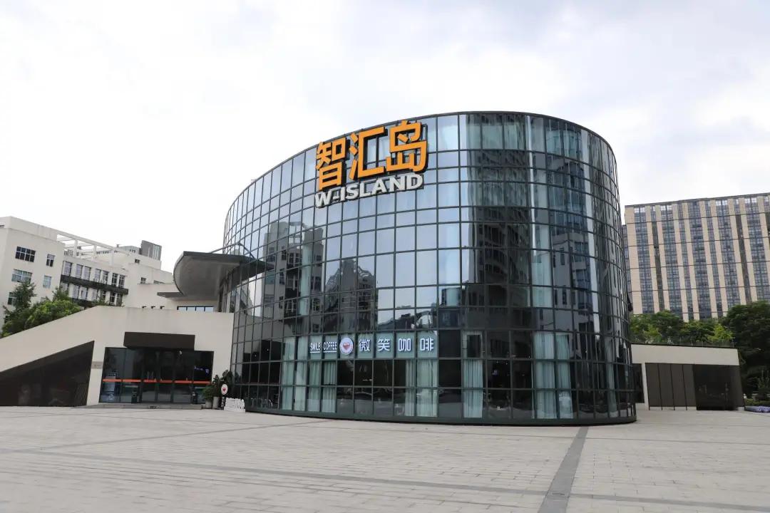 罗永浩放弃锤子了吗,罗永浩退出交个朋友还有股份吗