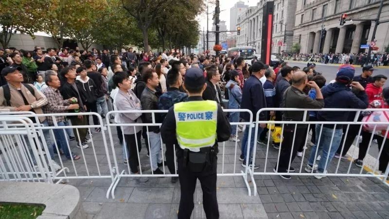 「身边的马天民」“外滩指路人”黄俊带你观赏进博会别样的“警”色