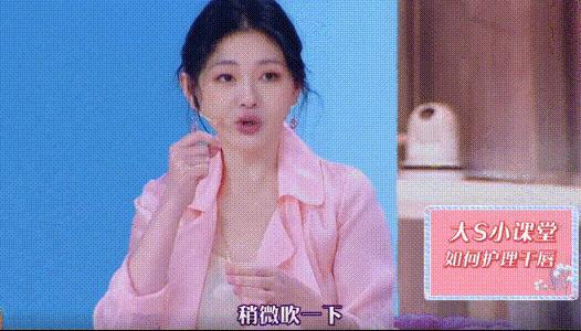 嘴巴干裂起皮推荐护唇油,秋冬季嘴唇干裂起皮这样涂