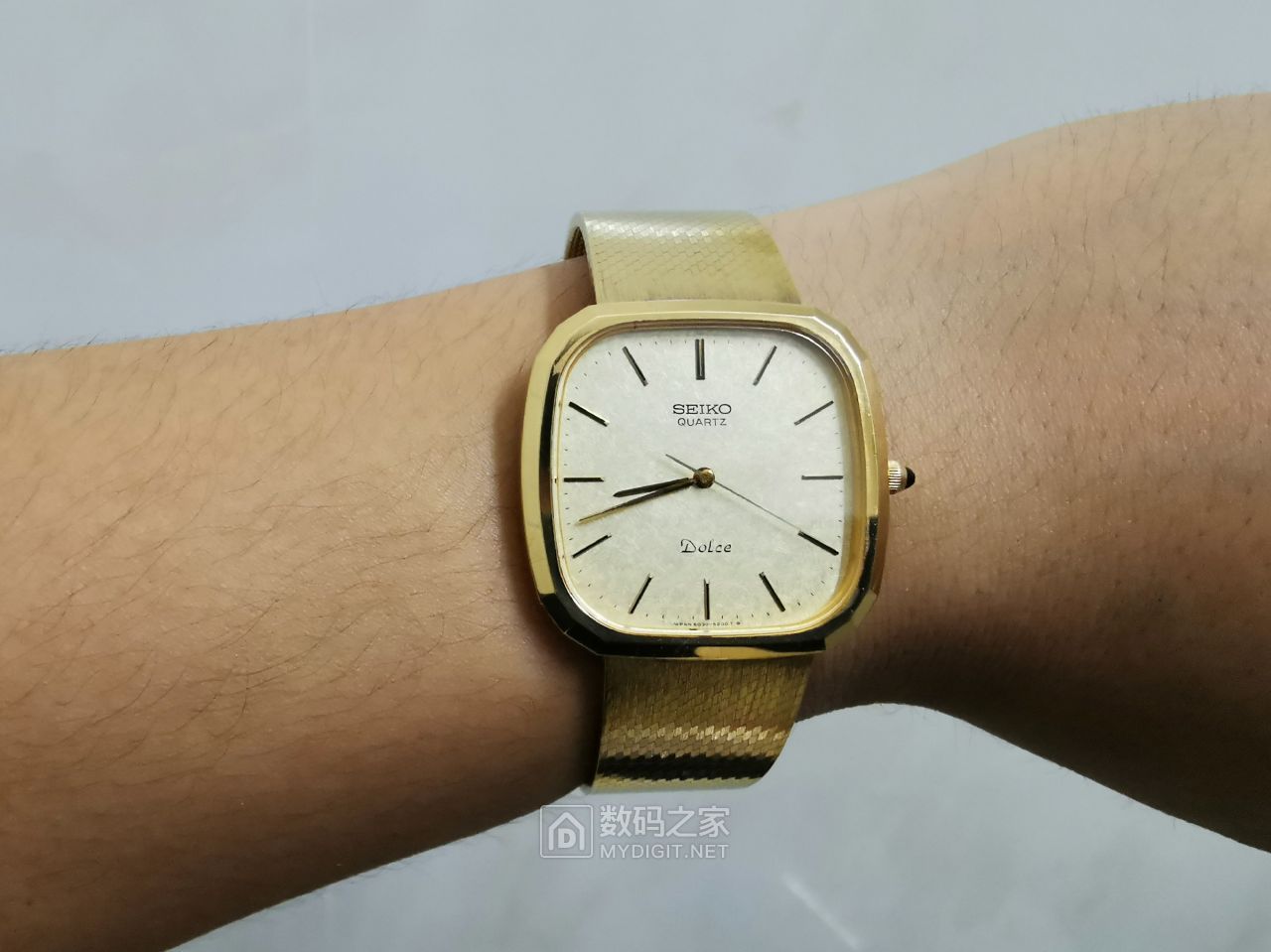 收了一块精工Dolce系列的小金表（6030-5200T），稍微打理一下