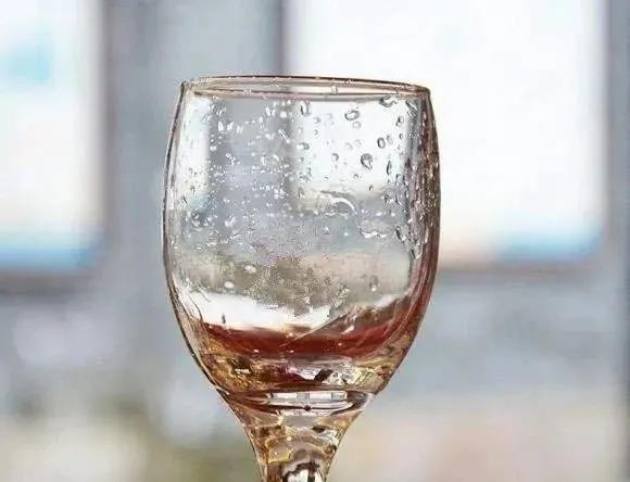 空杯留香怎么鉴别好坏,好酒空杯怎么闻香