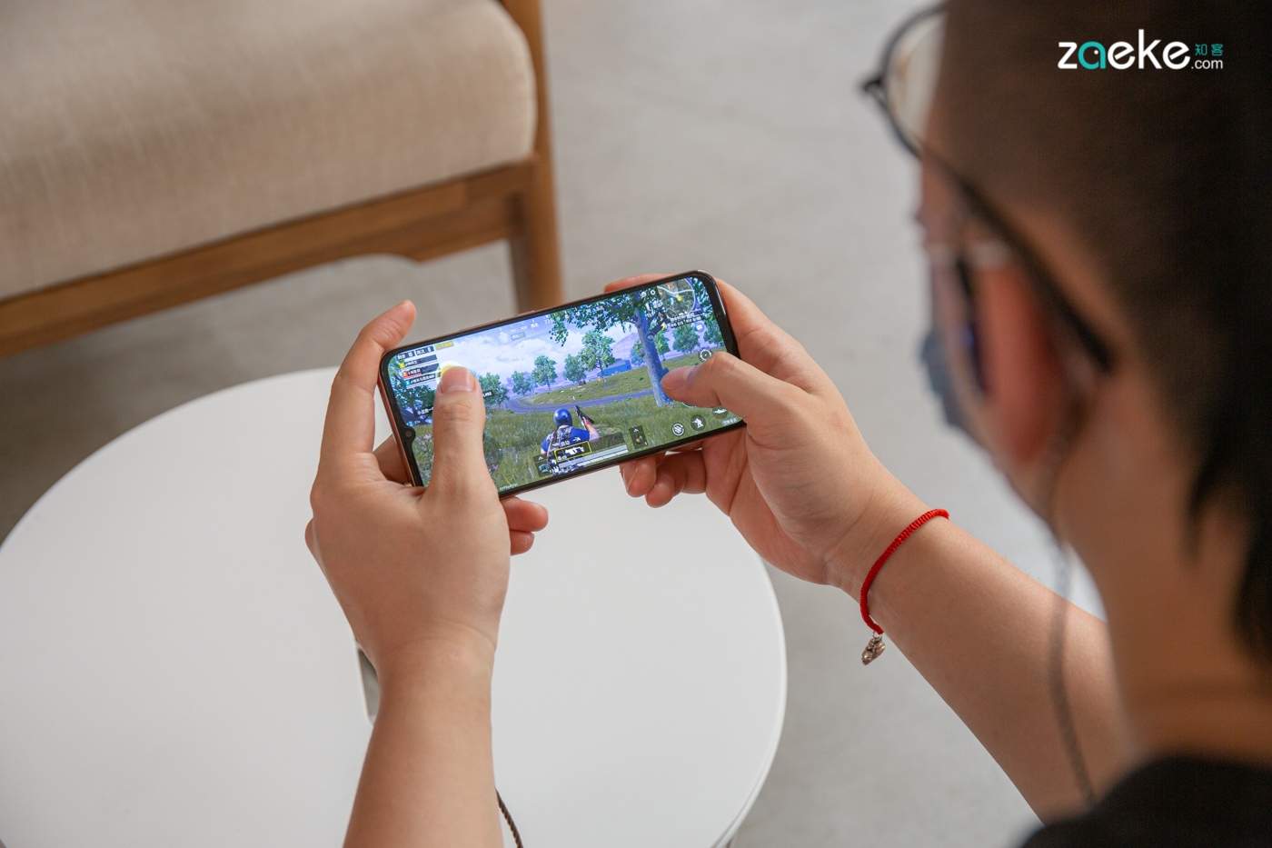 小米10青春版详细测评,小米10青春版测评刺激战场