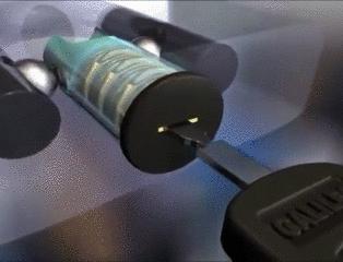 把锁锁上了怎么弄下来,锁怎么样是锁上的