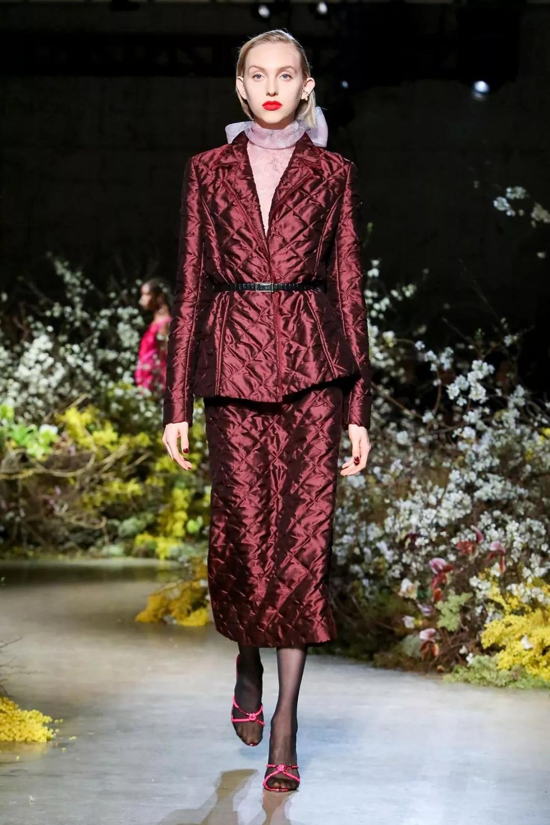 等疫情过后穿上漂亮的衣服,等疫情过后去赏花