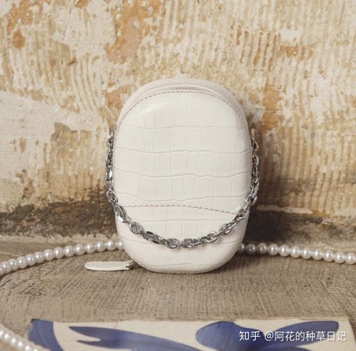 lv香奈儿gucci哪个包包值得入,好看又轻的包包lv