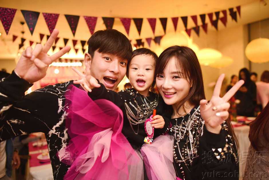 李小璐的快乐生活,李小璐离婚后越来越不羁