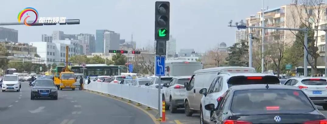 禁止借道左转如何走,借道左转车道怎么掉头