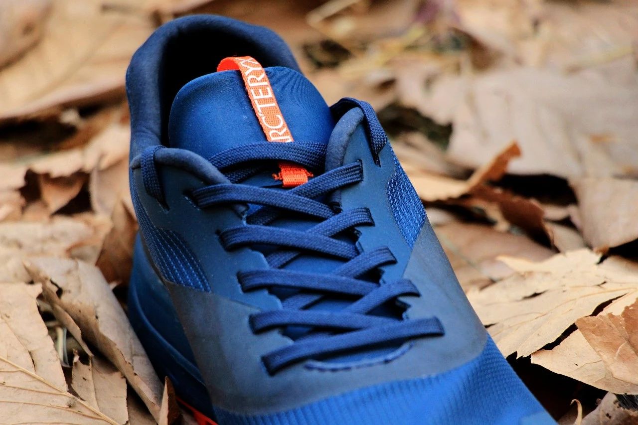 透气抗水登山鞋,耐磨防滑透气缓震登山徒步鞋