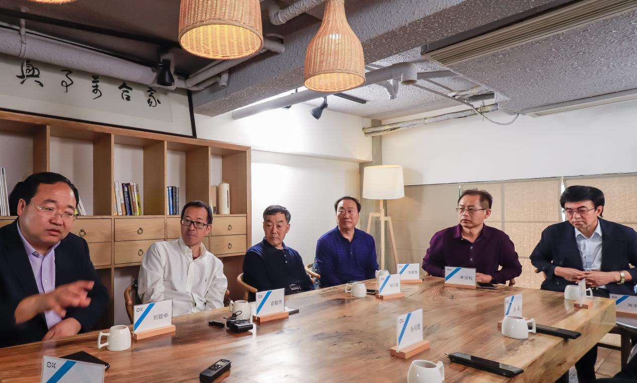 俞敏洪闲话企业家,俞敏洪在企业家俱乐部