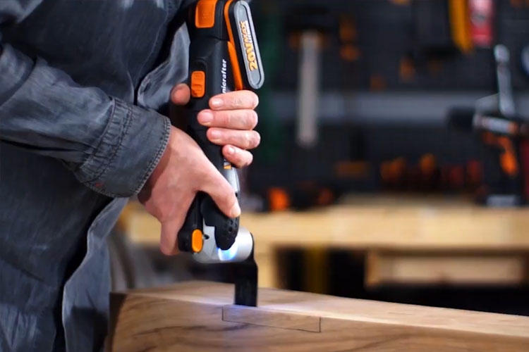 怎么修复白色木桌,坑洼的木桌翻新最佳方法