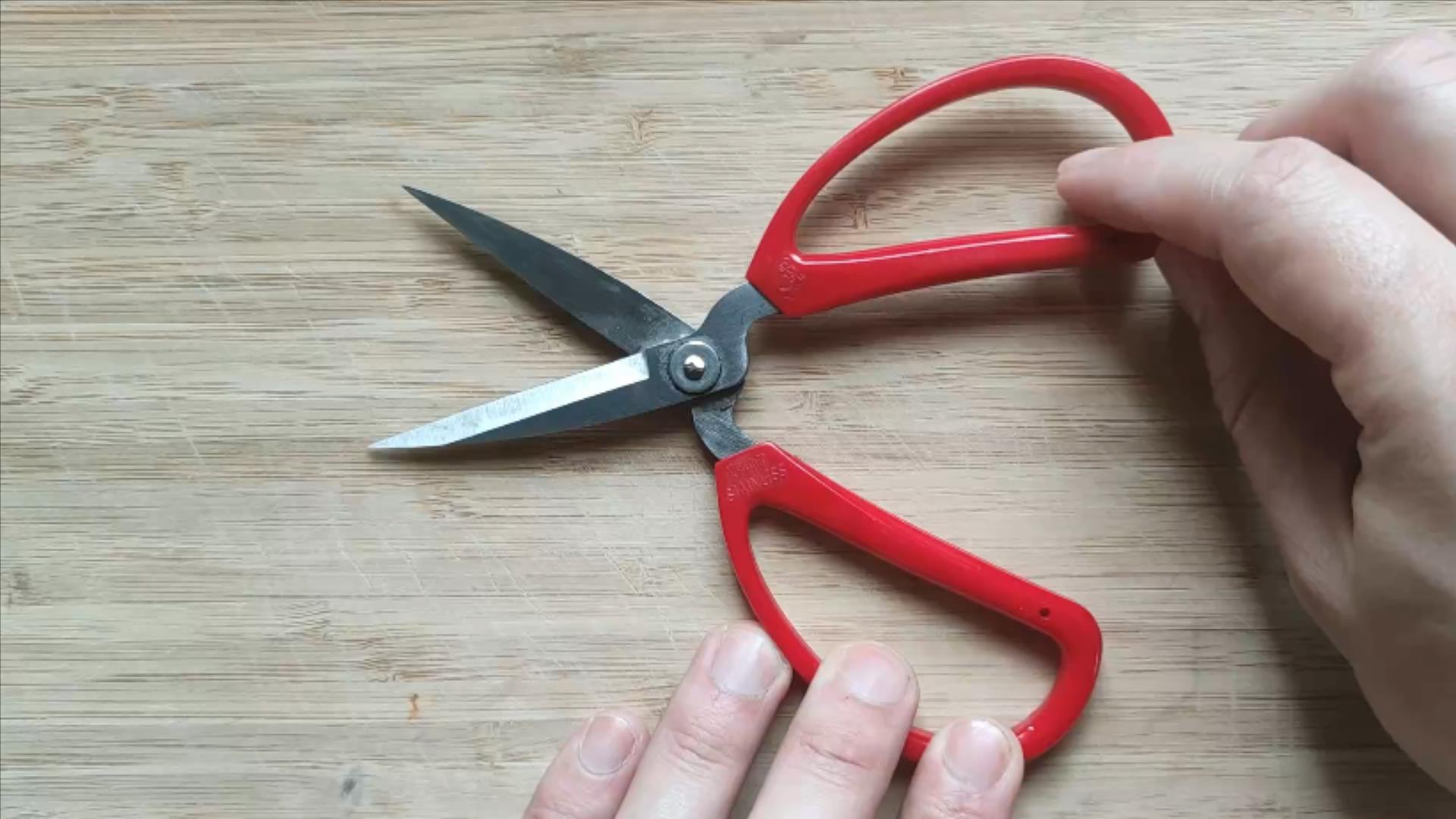 剪刀怎么剪不会钝,不管剪刀有多钝学会这一招