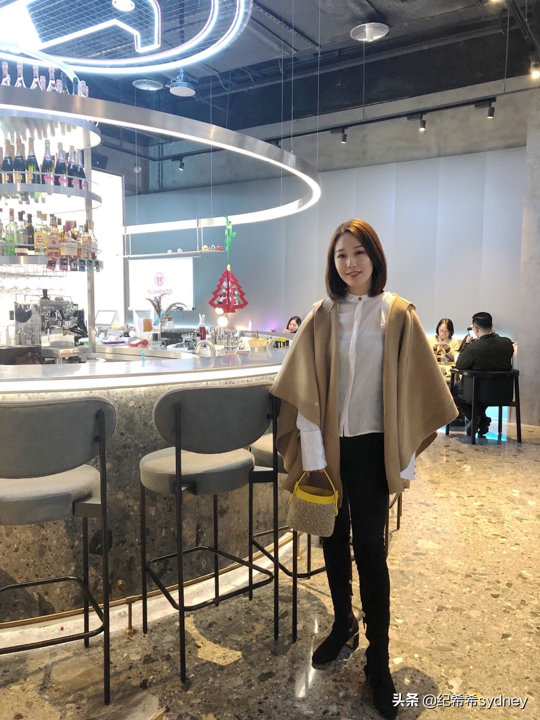 过年拜年包好多红包,拜年拎回来一只鸡一只鸭