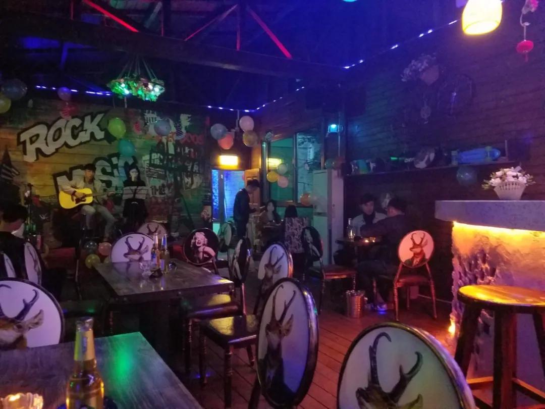 小酒馆如何转型,三线城市小酒馆的经营模式