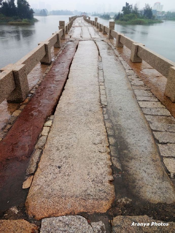 福建晋江安平桥视频,雨中安平桥