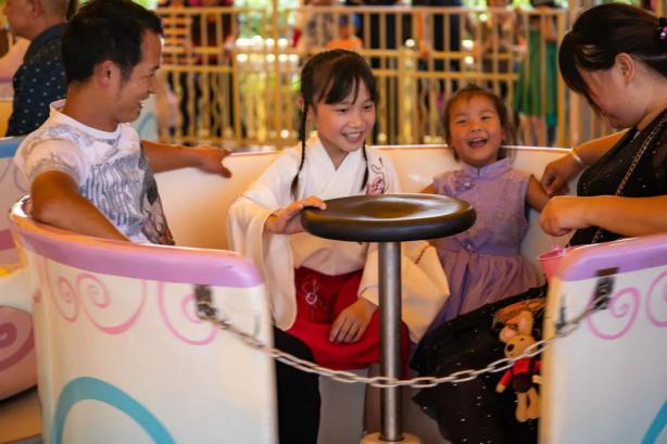 成都欢乐谷儿童能玩的项目,成都儿童游乐场室内欢乐谷