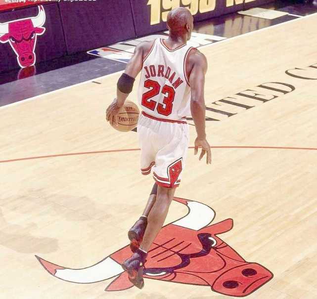 深度分析乔丹打勇士,乔丹与库里总决赛集锦