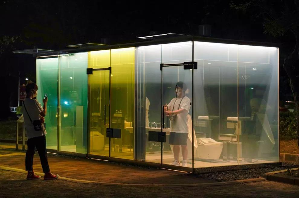 日本新型透明公厕,日本公厕设计