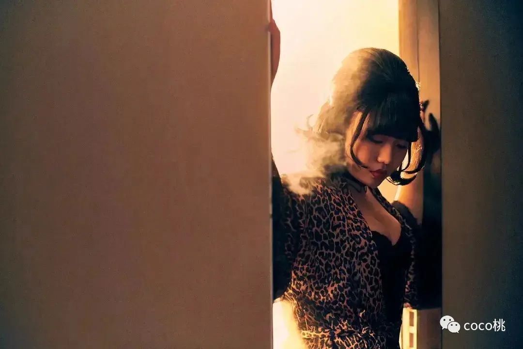 《男人装》的封面，拍的是越来越让人迷惑了