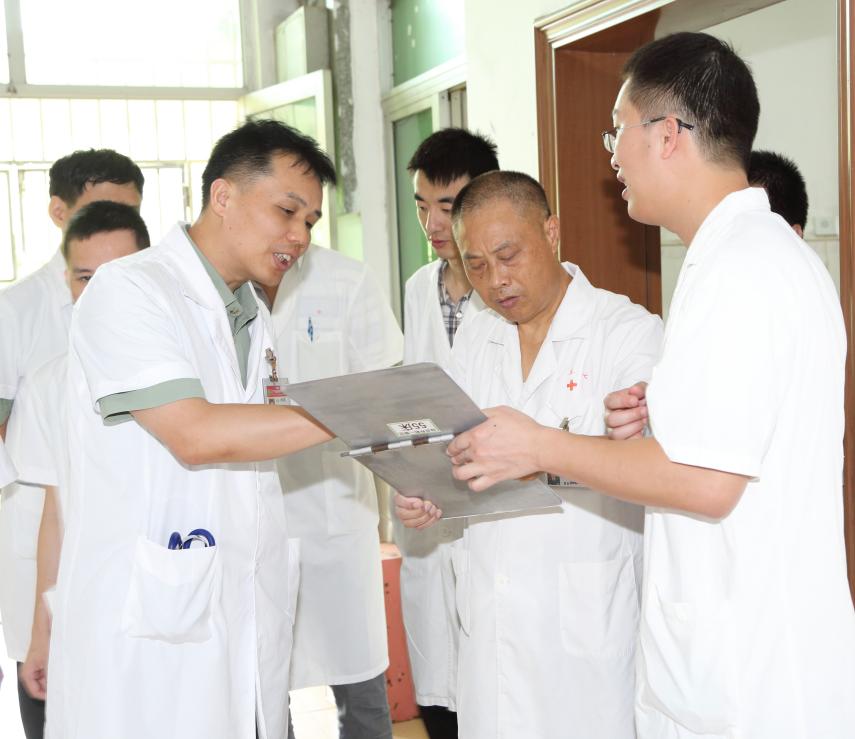 医生27年治愈无数病人,仁心妙手创奇迹