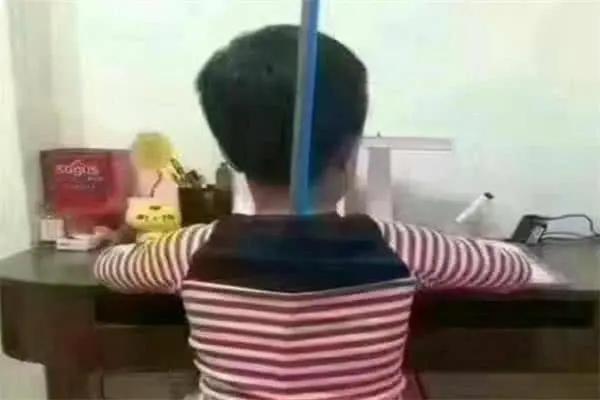 怎么塑料凳子中间都会有一个洞,为什么塑料凳子有个孔