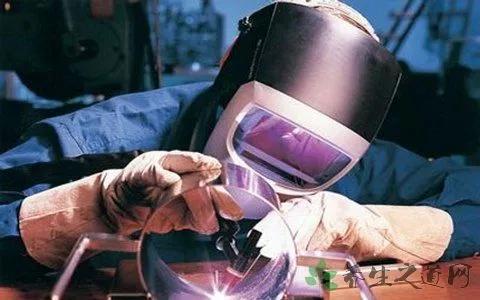 烧焊怎么避免不伤害眼睛,晚上烧焊和白天烧焊对眼睛伤害大