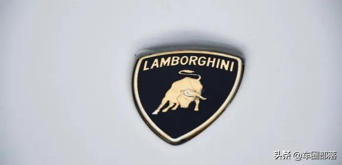 大牛aventadors和lp700有什么区别,紫色大牛aventadorsroadster