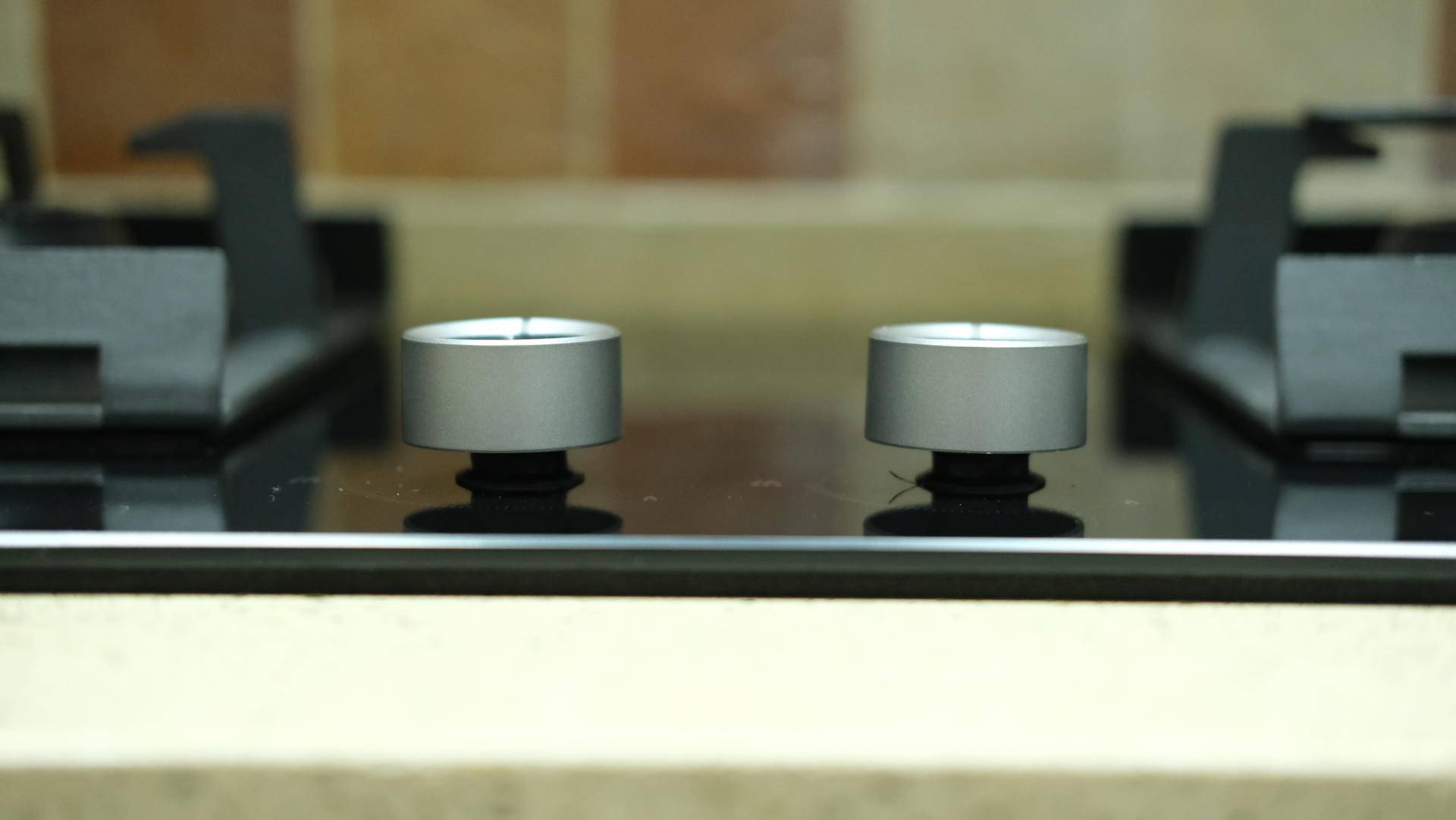 怎样知道燃气灶用了几年了,美的q67燃气灶是高端机吗