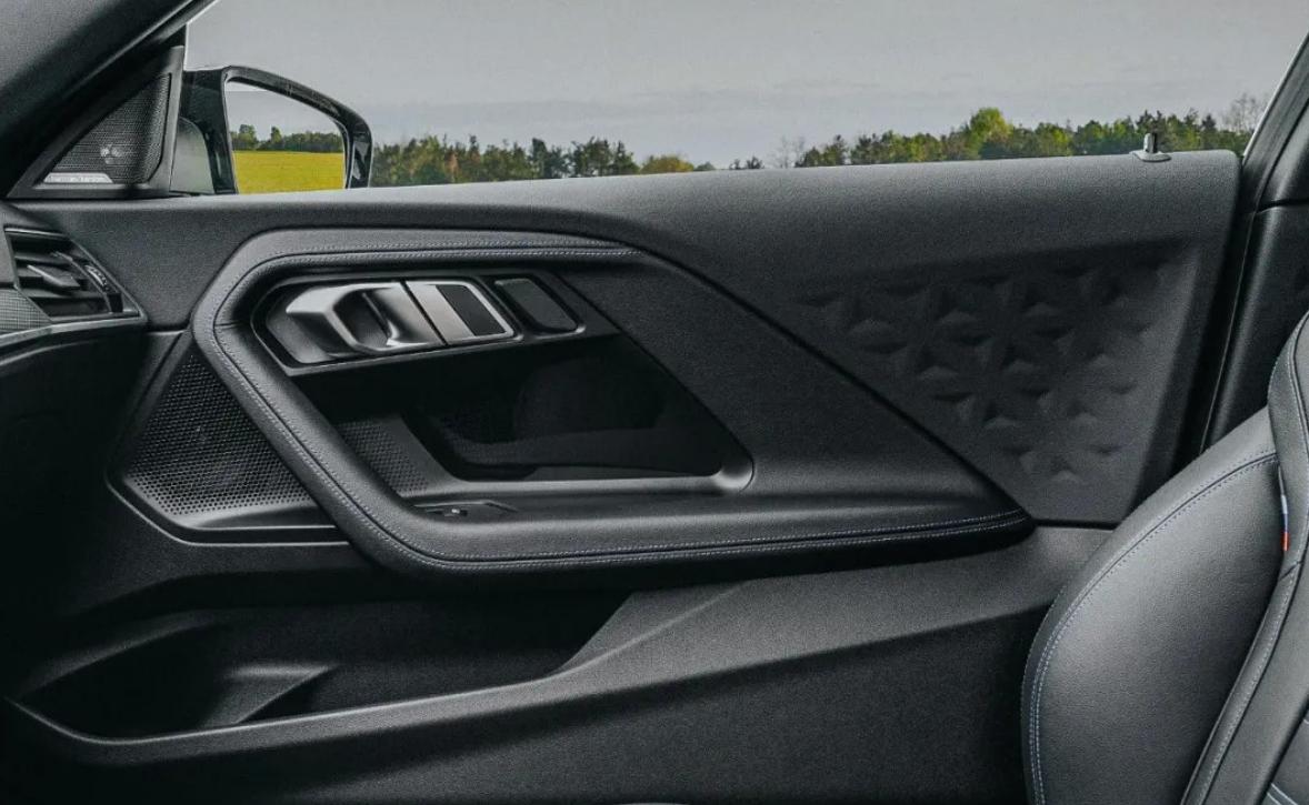 目前新款宝马3系值得买吗,比宝马3系更值得买的b级车