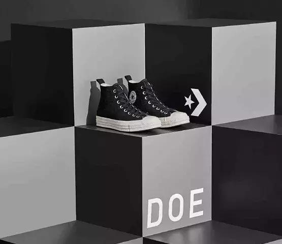 匡威飘了?顾客买双鞋不仅要“排队抽号”,还需穿指定服装