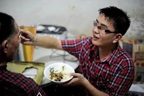 孩子孝不孝顺看四点,孩子孝顺不孝顺看这5点就知道