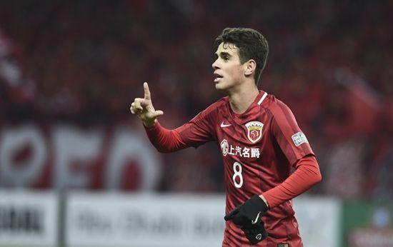 gif上港领先李圣龙铲射破门,李圣龙上港奇兵完整视频